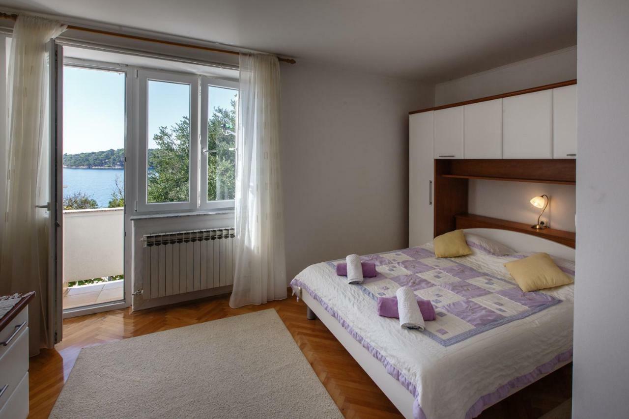 Apartments Maris Rab Town Exterior photo