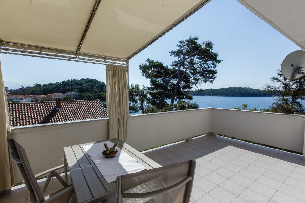 Apartments Maris Rab Town Exterior photo